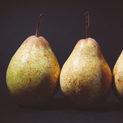 Flambéed Pears with Melopépo